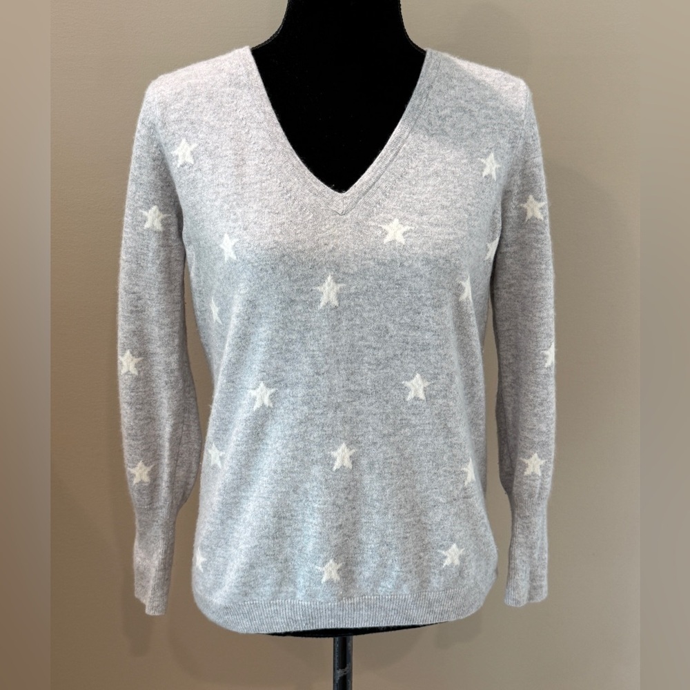 Women’s PURE COLLECTION Grey/White Stars Vneck 100% Cashmere sweater. Size 4